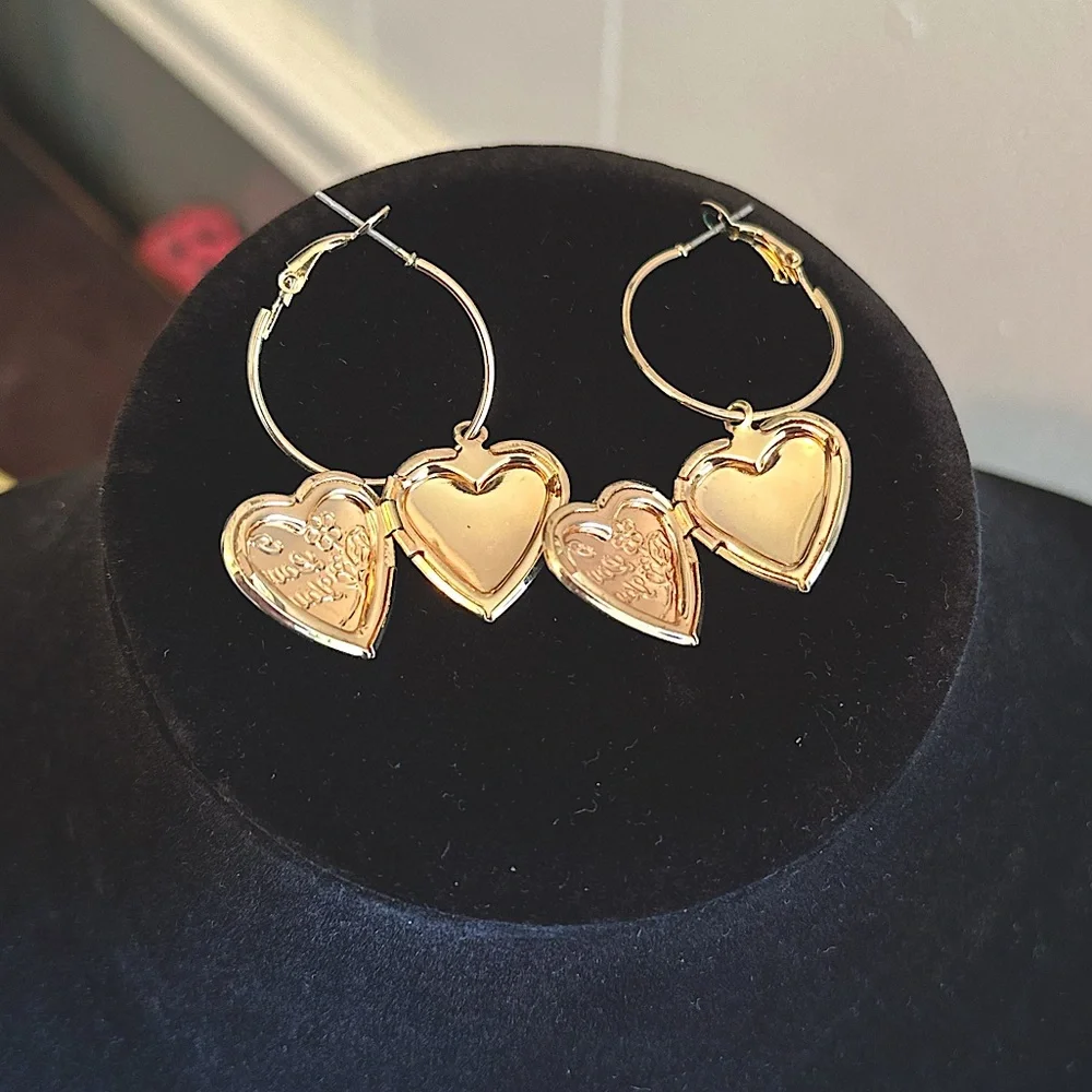Heart locket earrings ❤️
